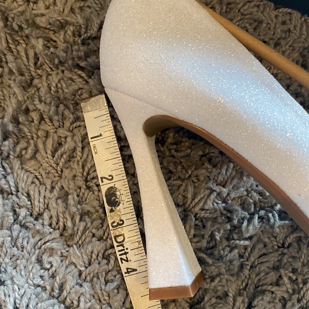 Betsey Johnson White Glitter Bow Pointed Toe Pumps - Picture 13 of 16